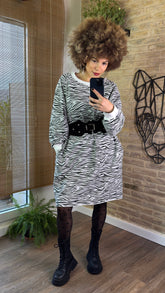 Vestido Sudadera Zebra Blanco - Exclusivo LOOFRO