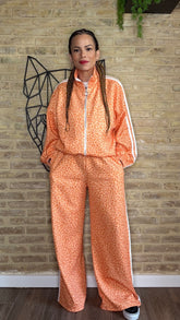 Conjunto Sport Raya Naranja ( REPOSICIÓN MAÑANA SABADO O LUNES )