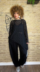 Camiseta Encaje Asimétrica.