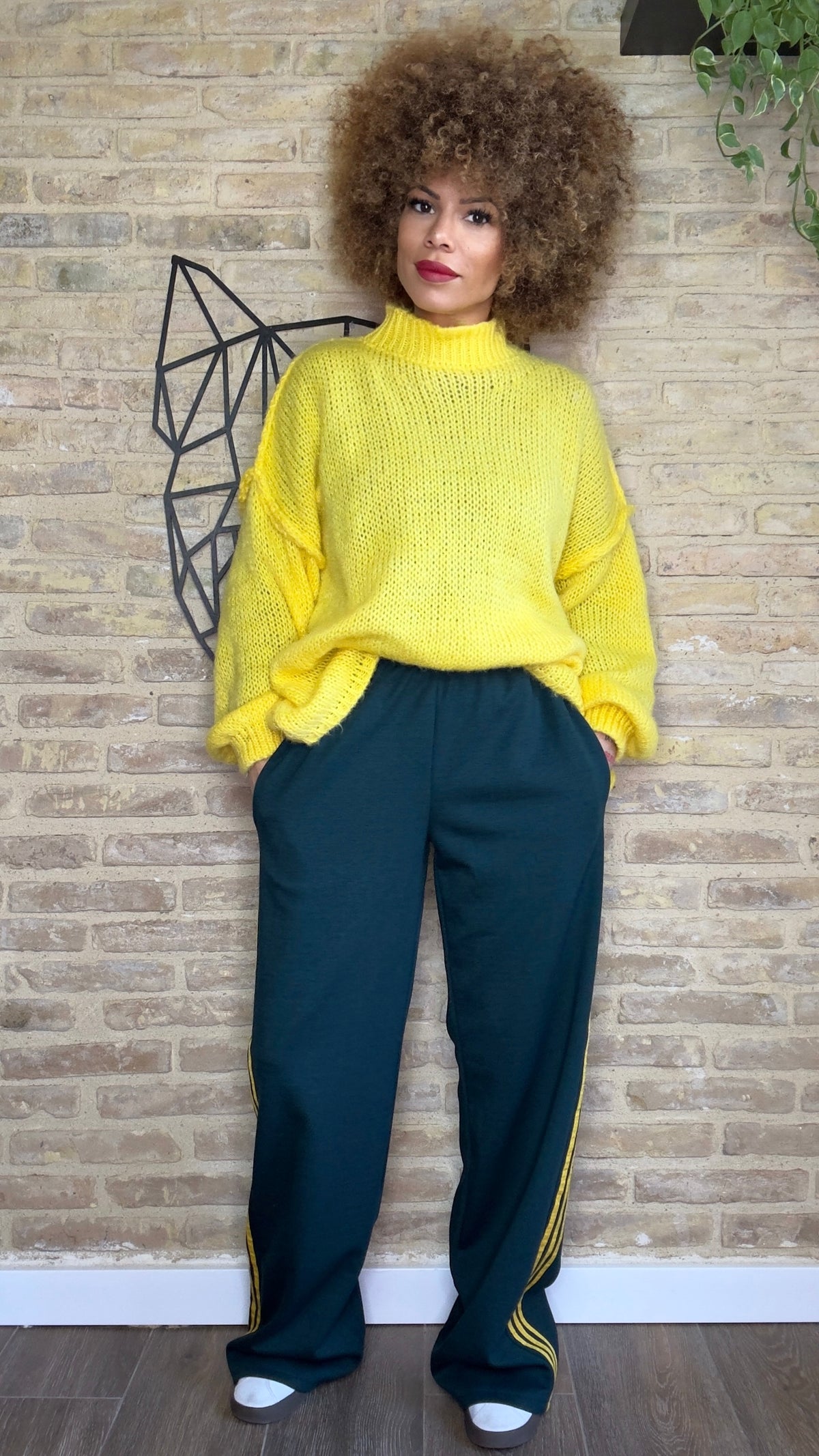 Pantalón Sport Raya Amarilla