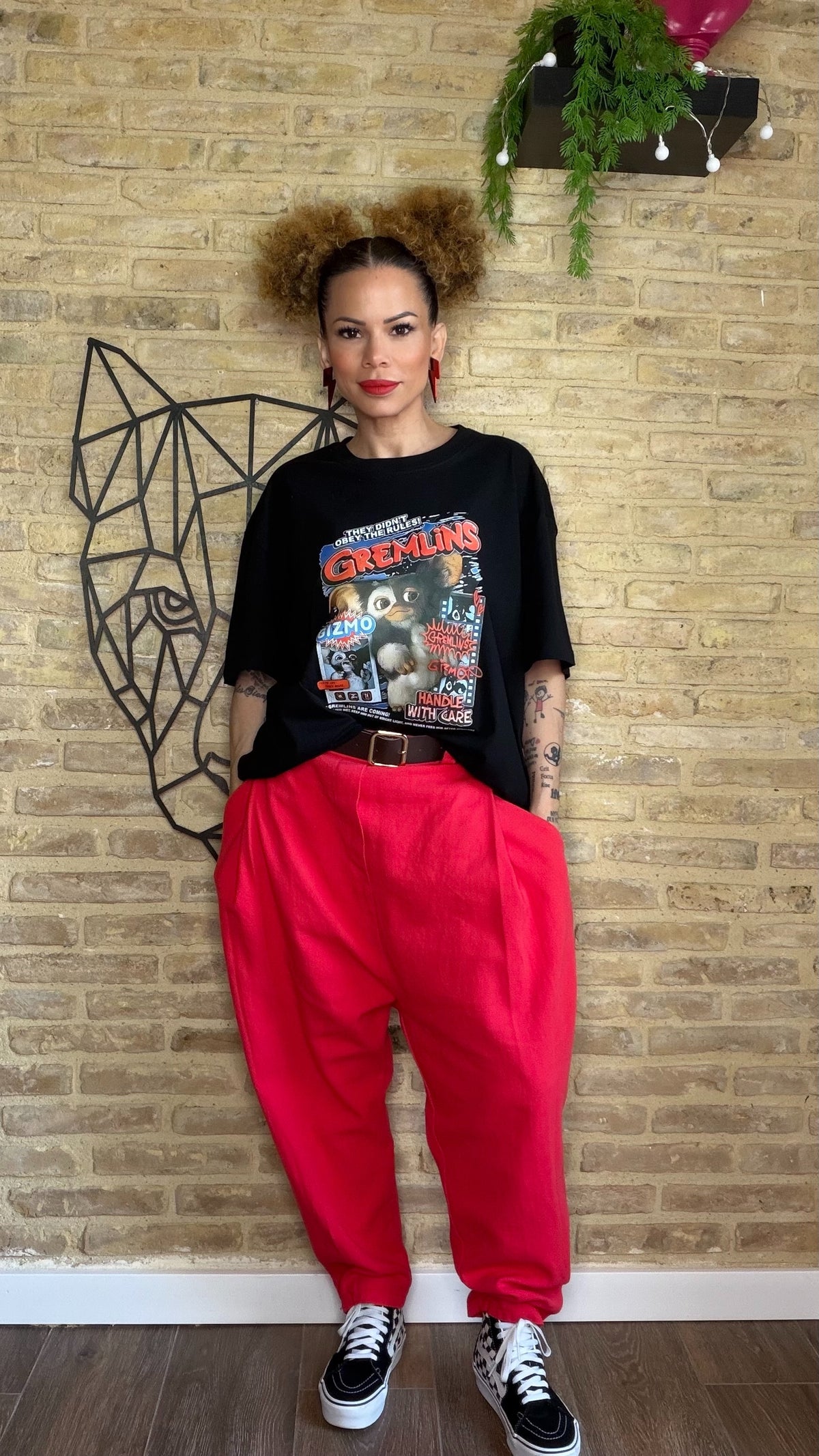 Pantalón Baggy Vaquero Cinturón Rojo