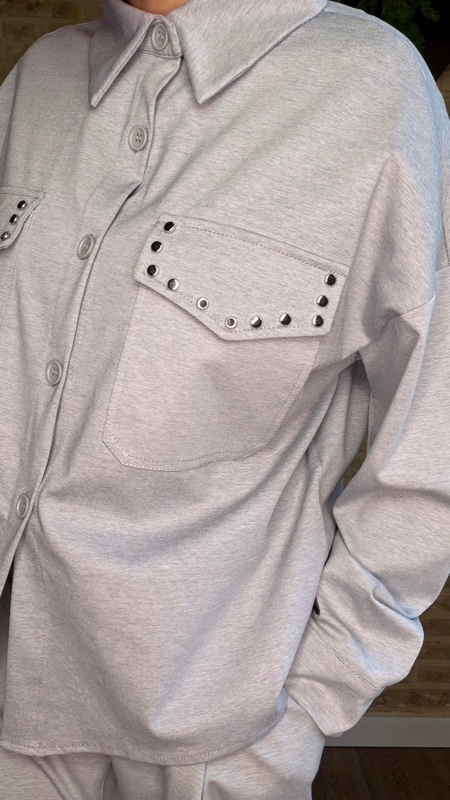 Sobrecamisa Tachuelas Gris