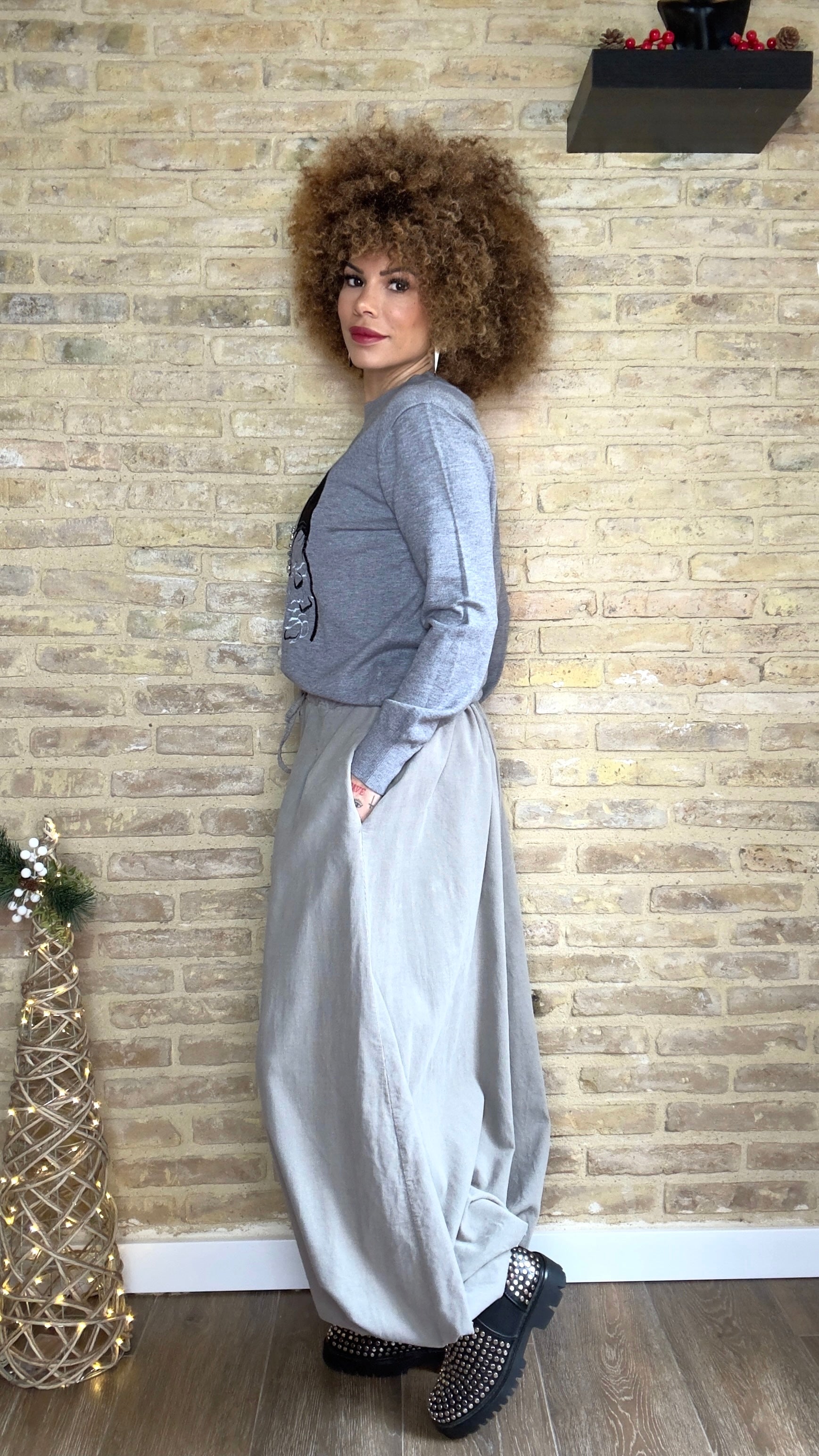 Pantalón Bombacho Micro Pana Gris