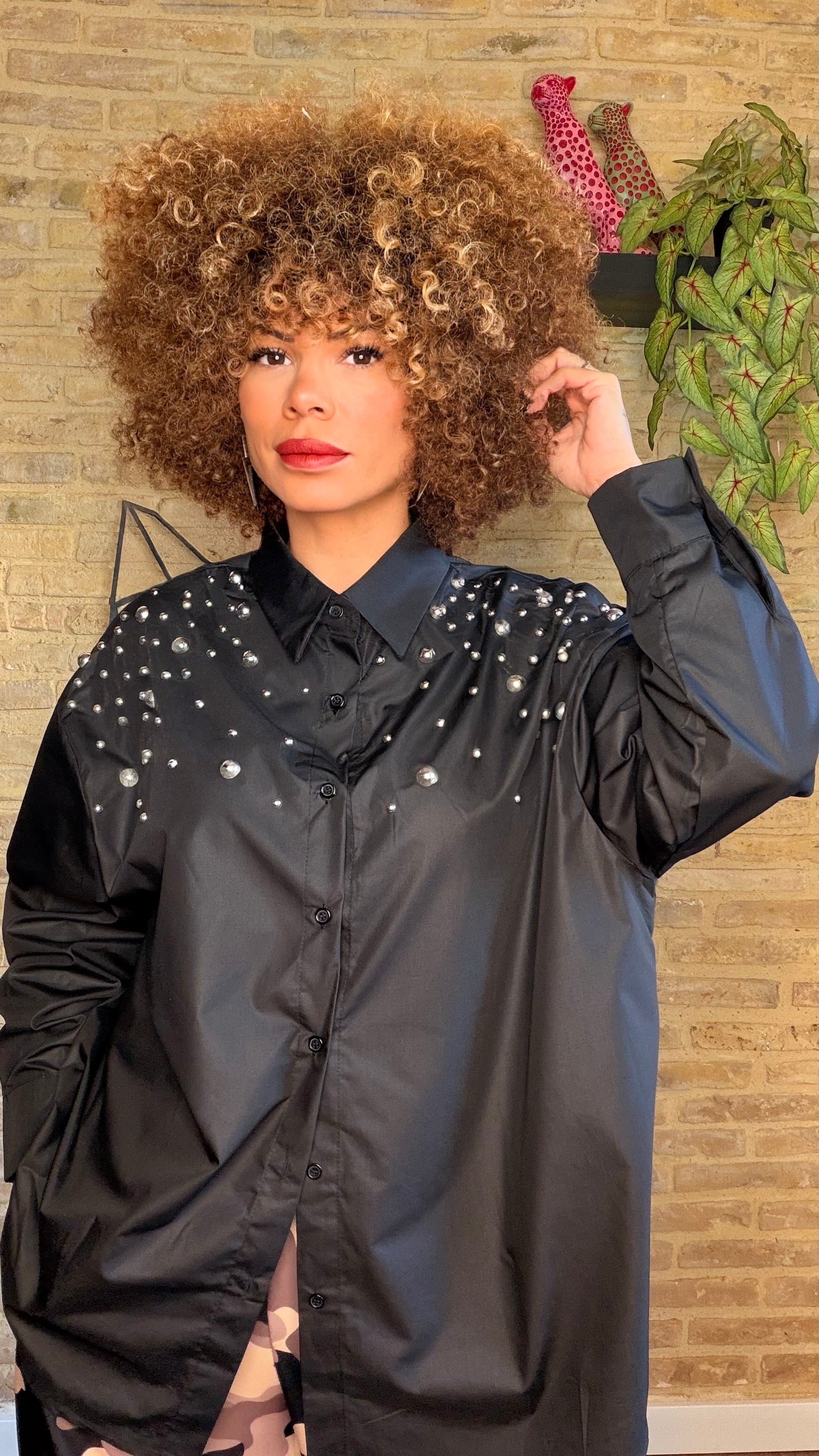 Camisa Tachuela Maxi Negra